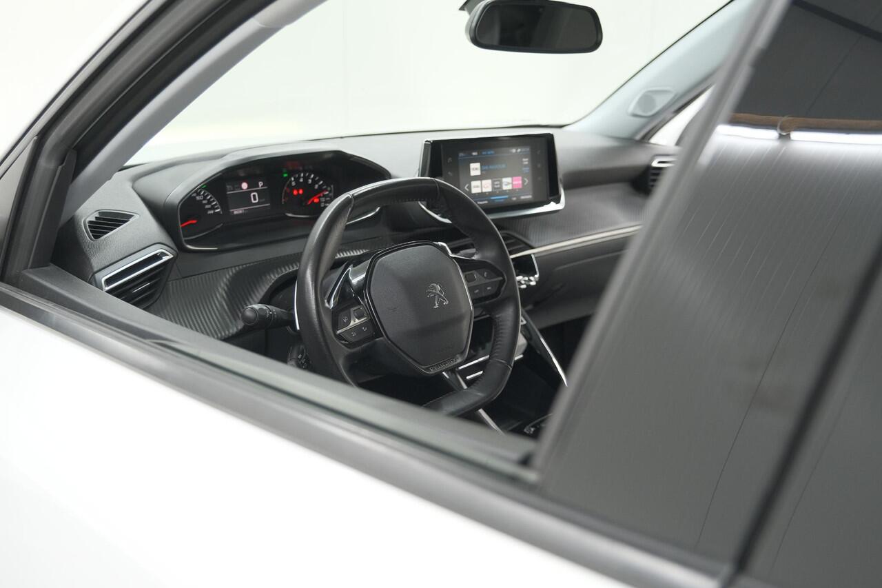 Peugeot 2008 PureTech 130 EAT8 Allure | Parkeersensoren | Navigatie | Apple Carplay | Climate Control