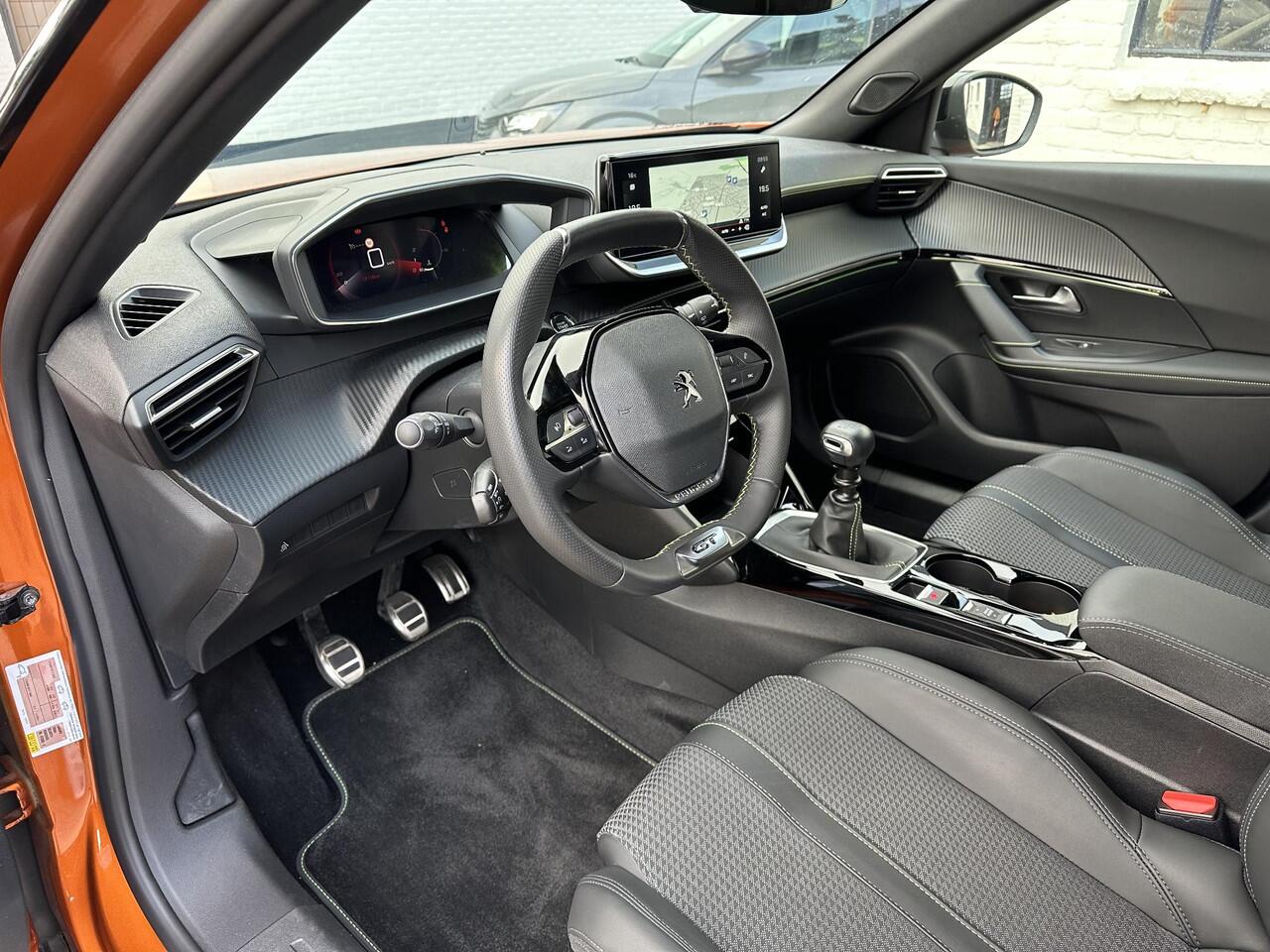 Peugeot 2008 1.2 Turbo 130 PK GT | Unieke auto met slechts 30000 KM | Navigatie | 3D Digitale Cockpit | Full LED Verlichting | Keyless Entry | Dode Hoek Detectie | Camera | Stoelverwarming | 18 Inch Velgen | Climate & Cruise Control | PDC V+A |