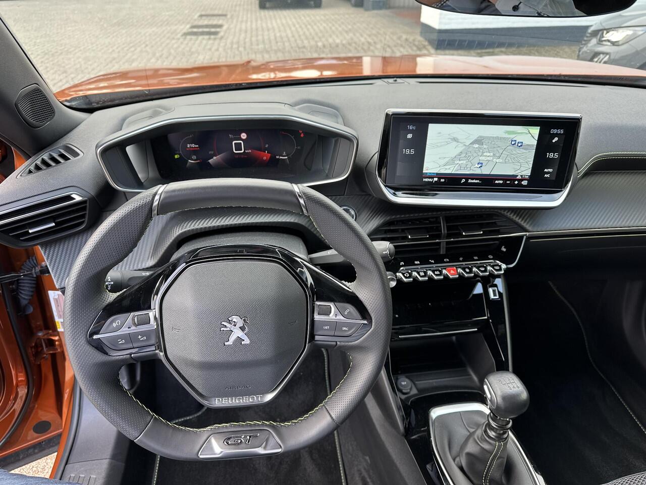 Peugeot 2008 1.2 Turbo 130 PK GT | Unieke auto met slechts 30000 KM | Navigatie | 3D Digitale Cockpit | Full LED Verlichting | Keyless Entry | Dode Hoek Detectie | Camera | Stoelverwarming | 18 Inch Velgen | Climate & Cruise Control | PDC V+A |