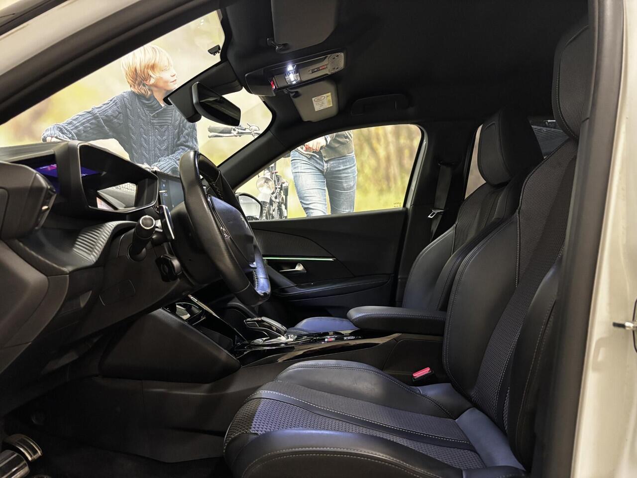 Peugeot 2008 1.2 PureTech GT | Automaat | Hoge instap | Navigatie |