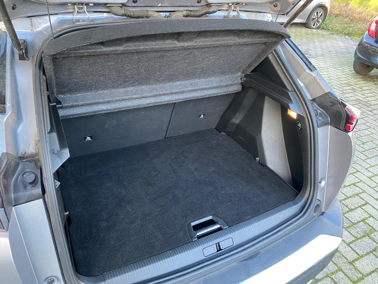 Peugeot 2008 1.2 PureTech Allure Pack | Automaat | Camera | Climate- en Cruisecontrol | LMV | Apple Carplay