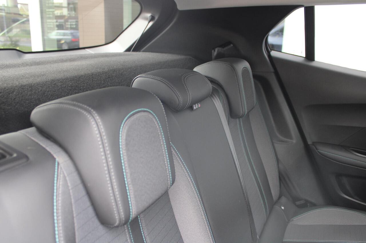 Peugeot 2008 1.2 PureTech 100pk Allure Pack Airco Navi Camera Carplay