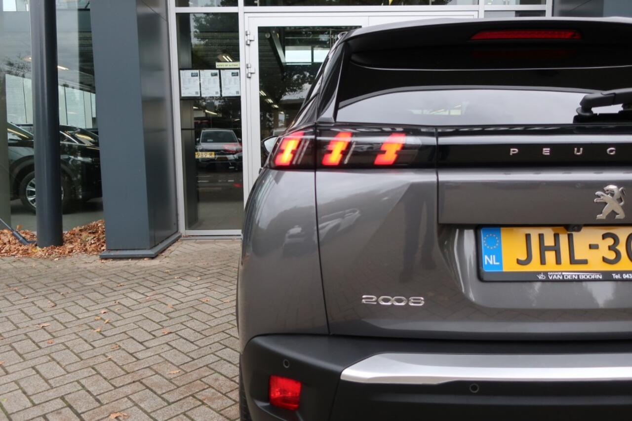 Peugeot 2008 1.2 PURETECH, Apple Carplay/ Android Auto, Clima, Navi, etc.