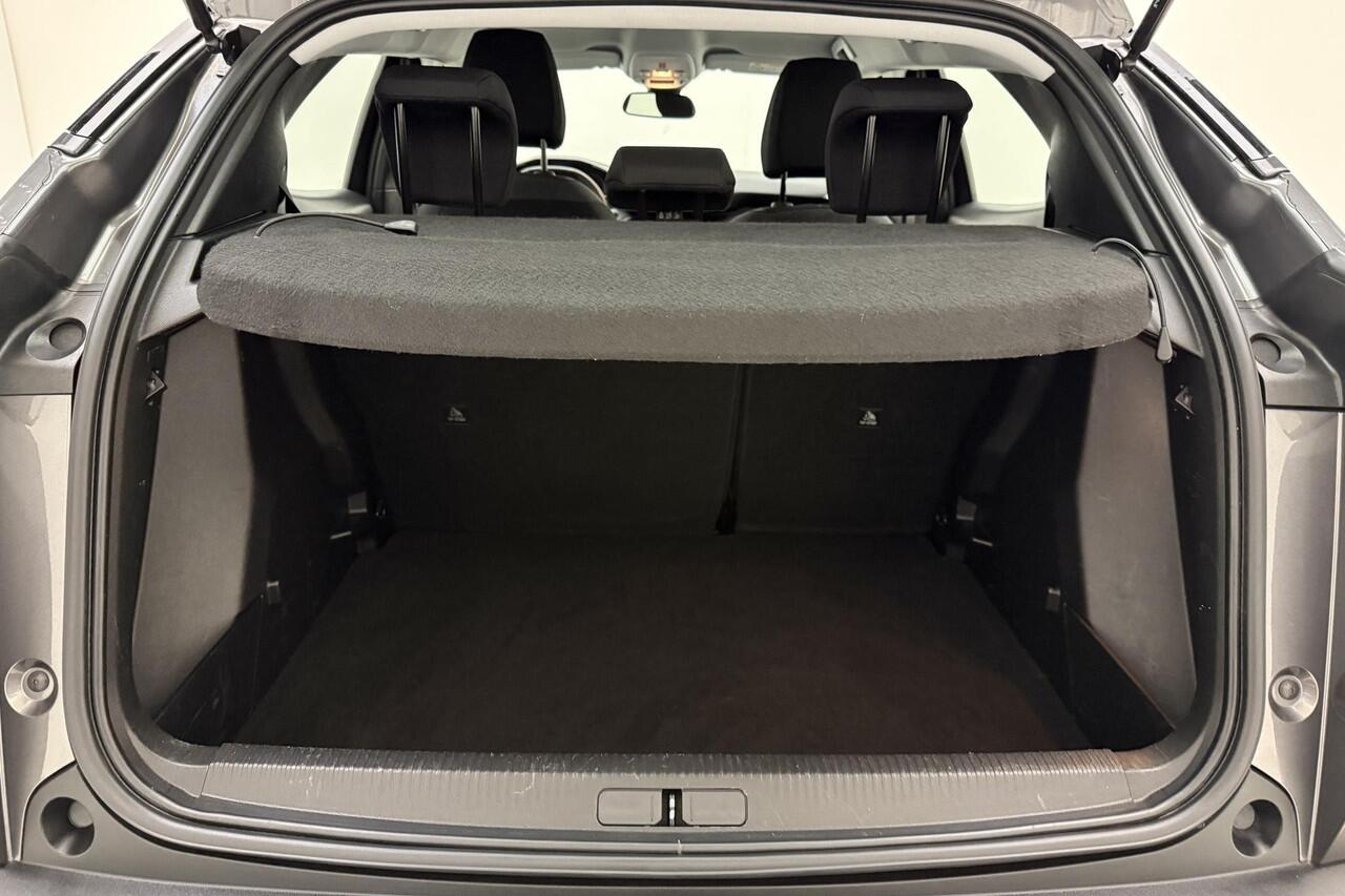 Peugeot 2008 1.2 PureTech 100pk Active Pack | Navigatie | Climate Control | DAB+ | Lichtmetalen Velgen 16inch | Apple Carplay/Android Auto