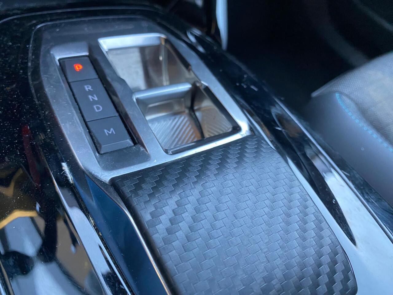 Peugeot 2008 1.2T Automaat Allure Pack | Automaat | Camera | Climate- en Cruisecontrol | LMV | Apple Carplay