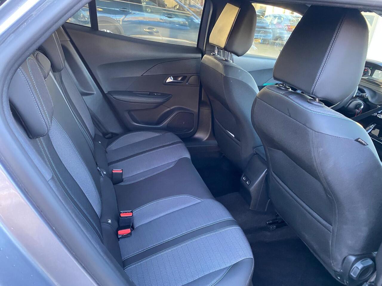 Peugeot 2008 1.2T Automaat Allure Pack | Automaat | Camera | Climate- en Cruisecontrol | LMV | Apple Carplay