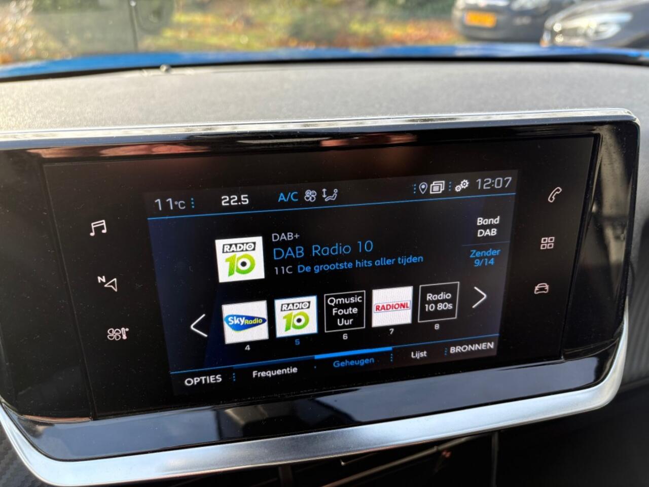 Peugeot 2008 1.2 Navigatie Apple Android PDC Camera ECC Airco Cruise