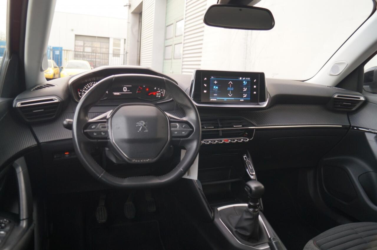 Peugeot 2008 1.2 PureTech Active Pack -NAVI-ECC-PDC-TREKHAAK-
