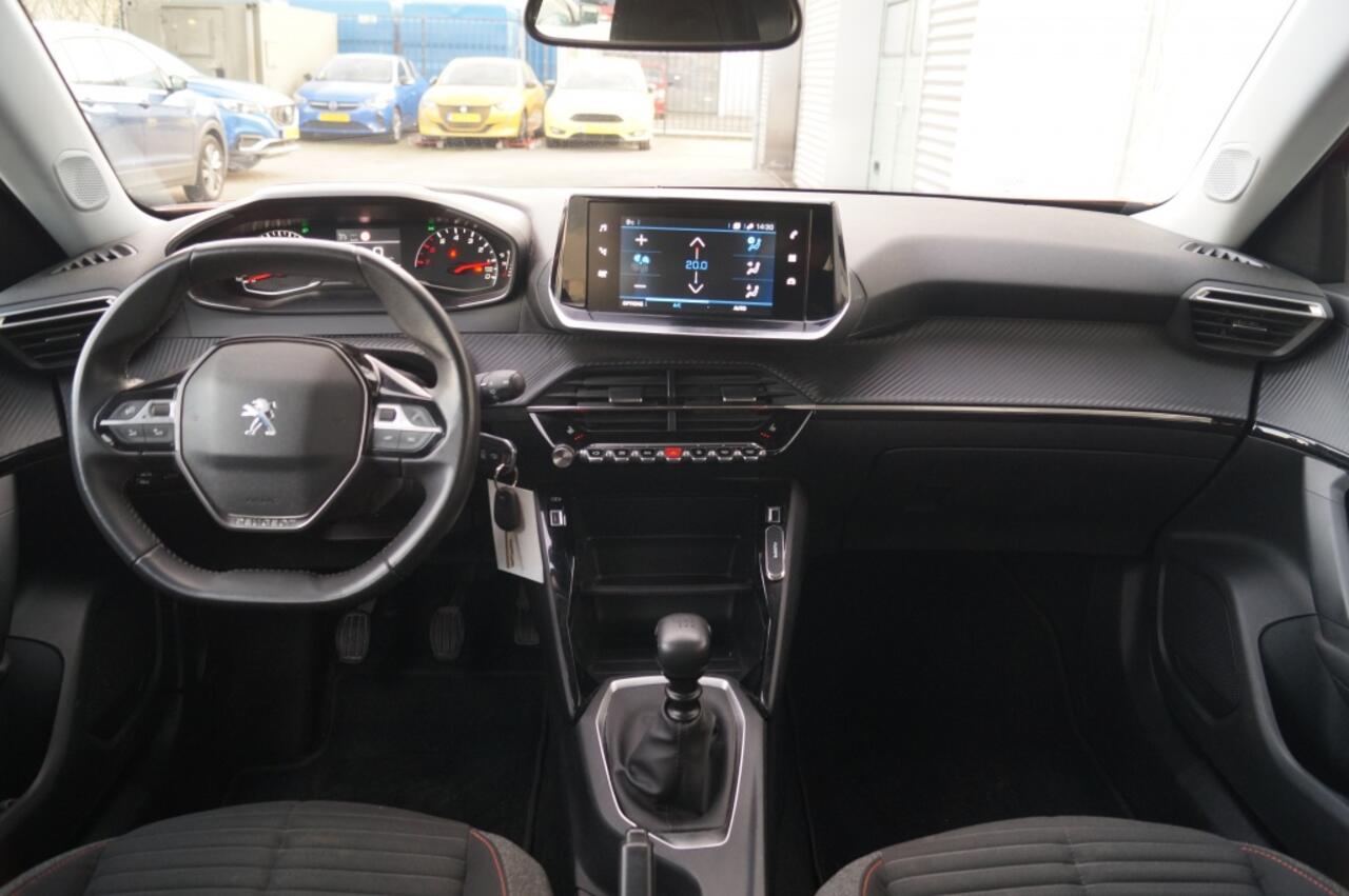 Peugeot 2008 1.2 PureTech Active Pack -NAVI-ECC-PDC-TREKHAAK-