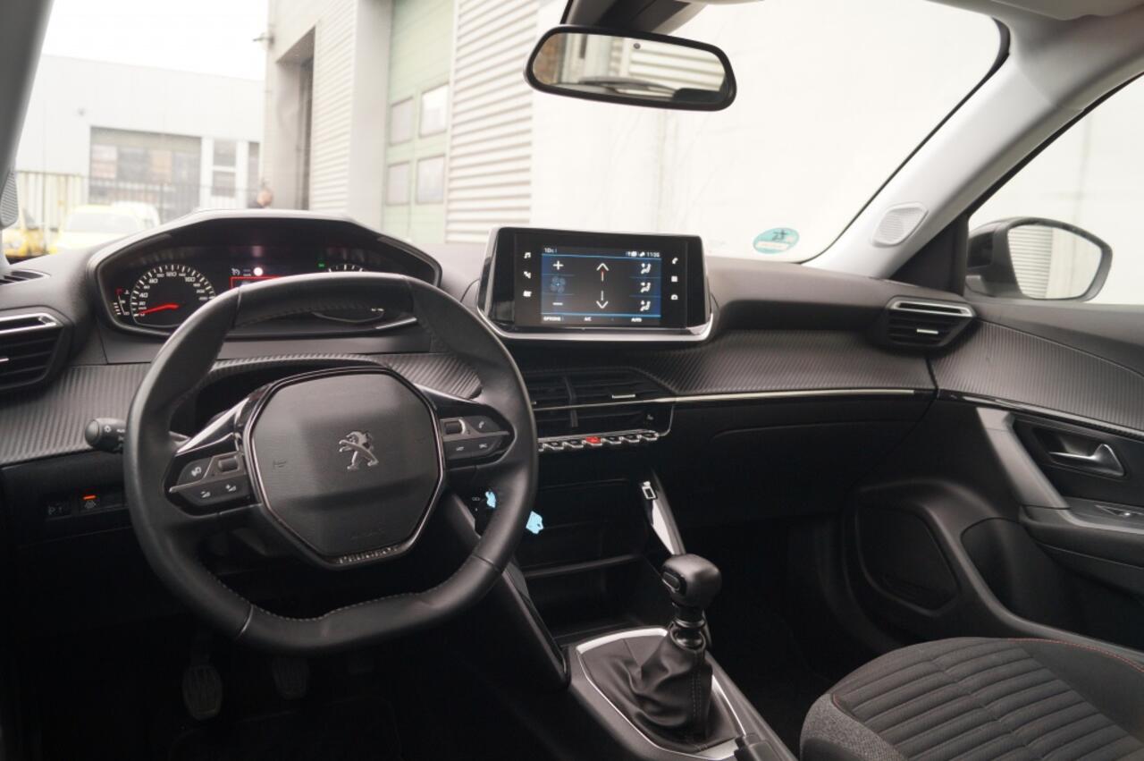 Peugeot 2008 1.2 PureTech 130pk Active Pack -NAVI-CAM-PDC-