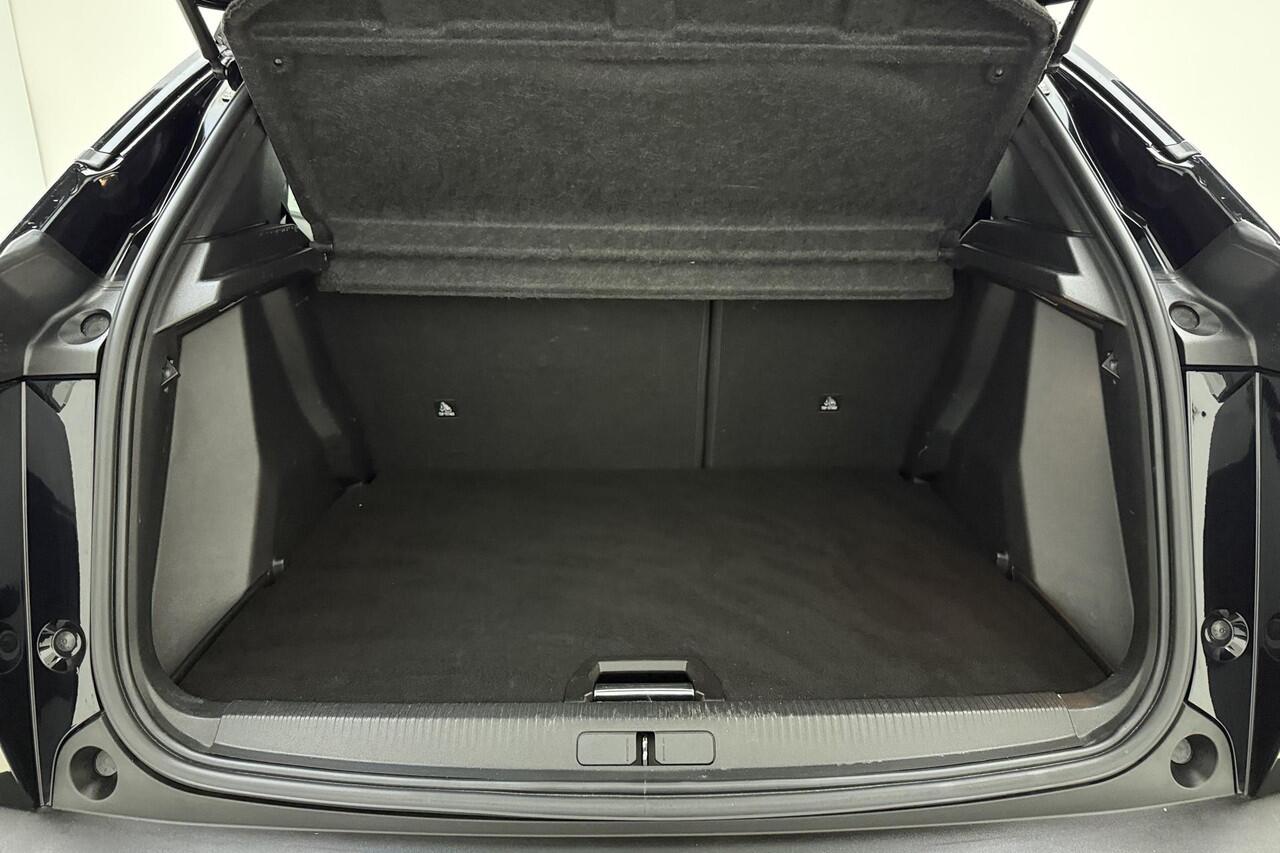 Peugeot 2008 1.2 PureTech GT 130 PK | Handgeschakeld | Camera | Climate Control | Adaptive Cruise Control | 3-D Instrumentenpaneel | Start/stop | 1e eigenaar | BTW auto