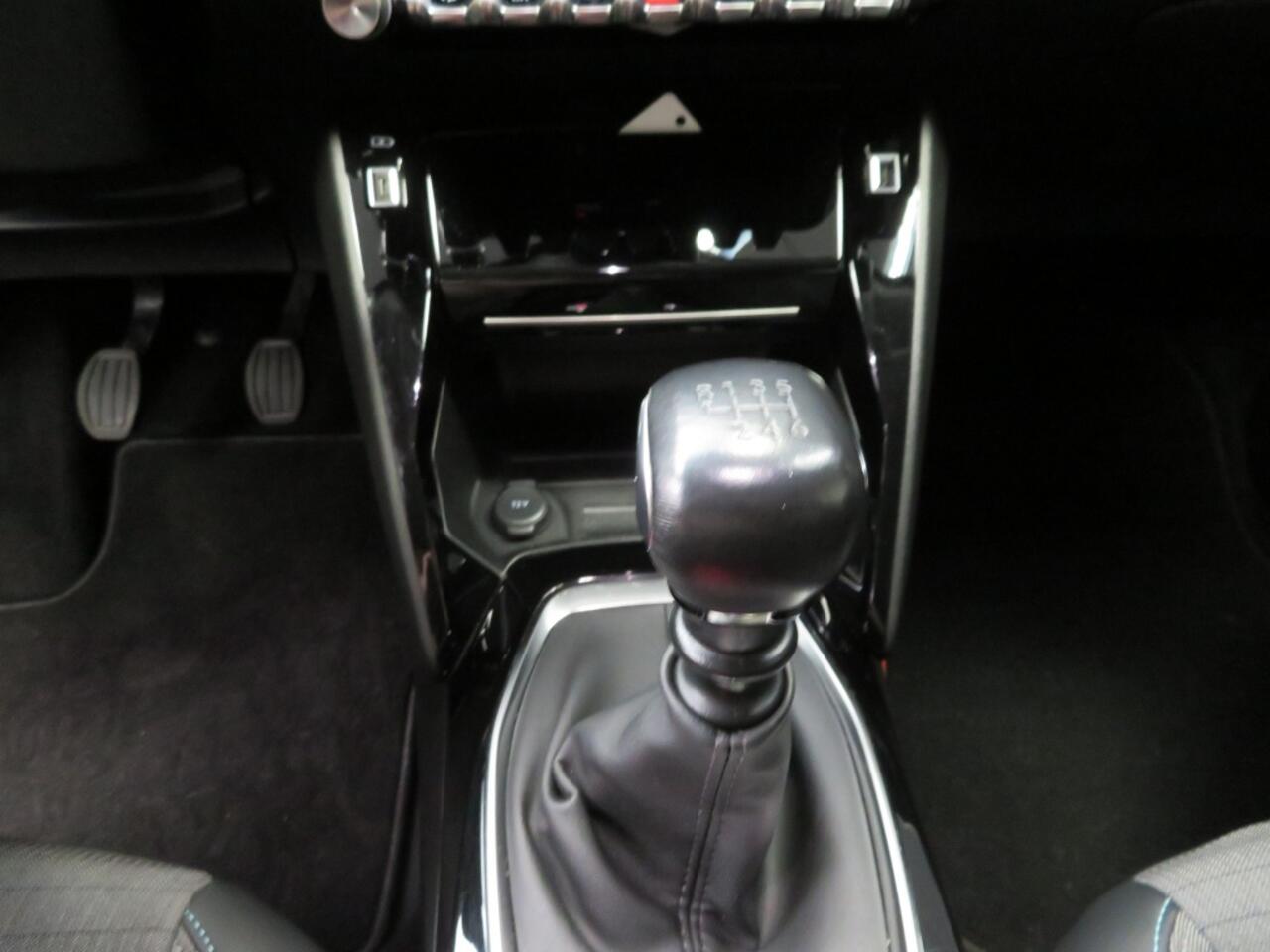 Peugeot 2008 1.2 PT Allure Pack