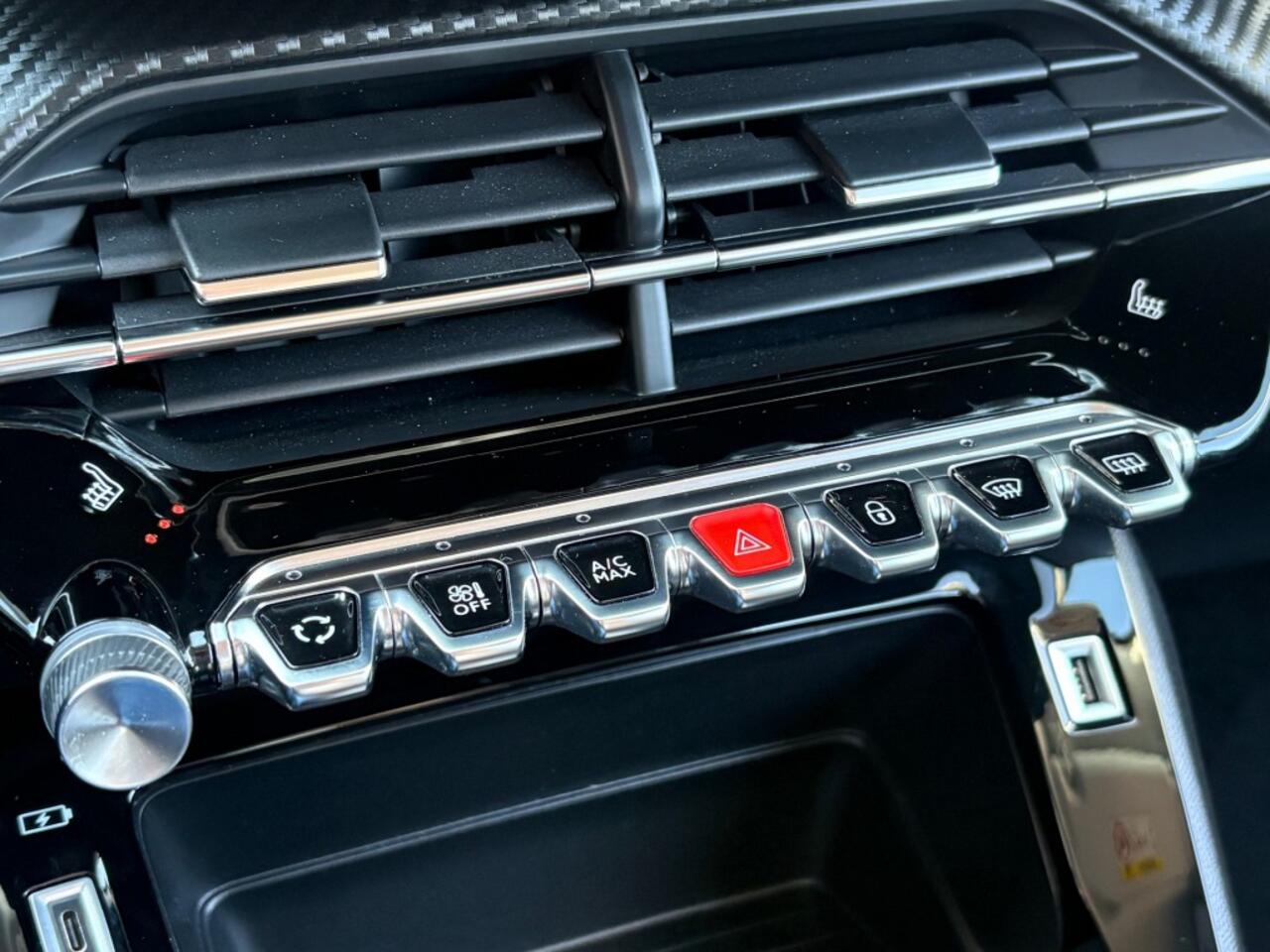 Peugeot 2008 1.2 PURETECH 130PK AUT. LED CARPLAY-NAVIGATIE CAMERA AIRCO LMV PDC