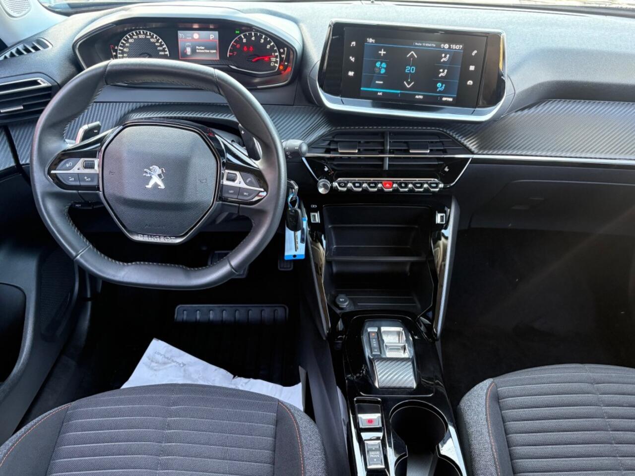 Peugeot 2008 1.2 PURETECH 130PK AUT. LED CARPLAY-NAVIGATIE CAMERA AIRCO LMV PDC