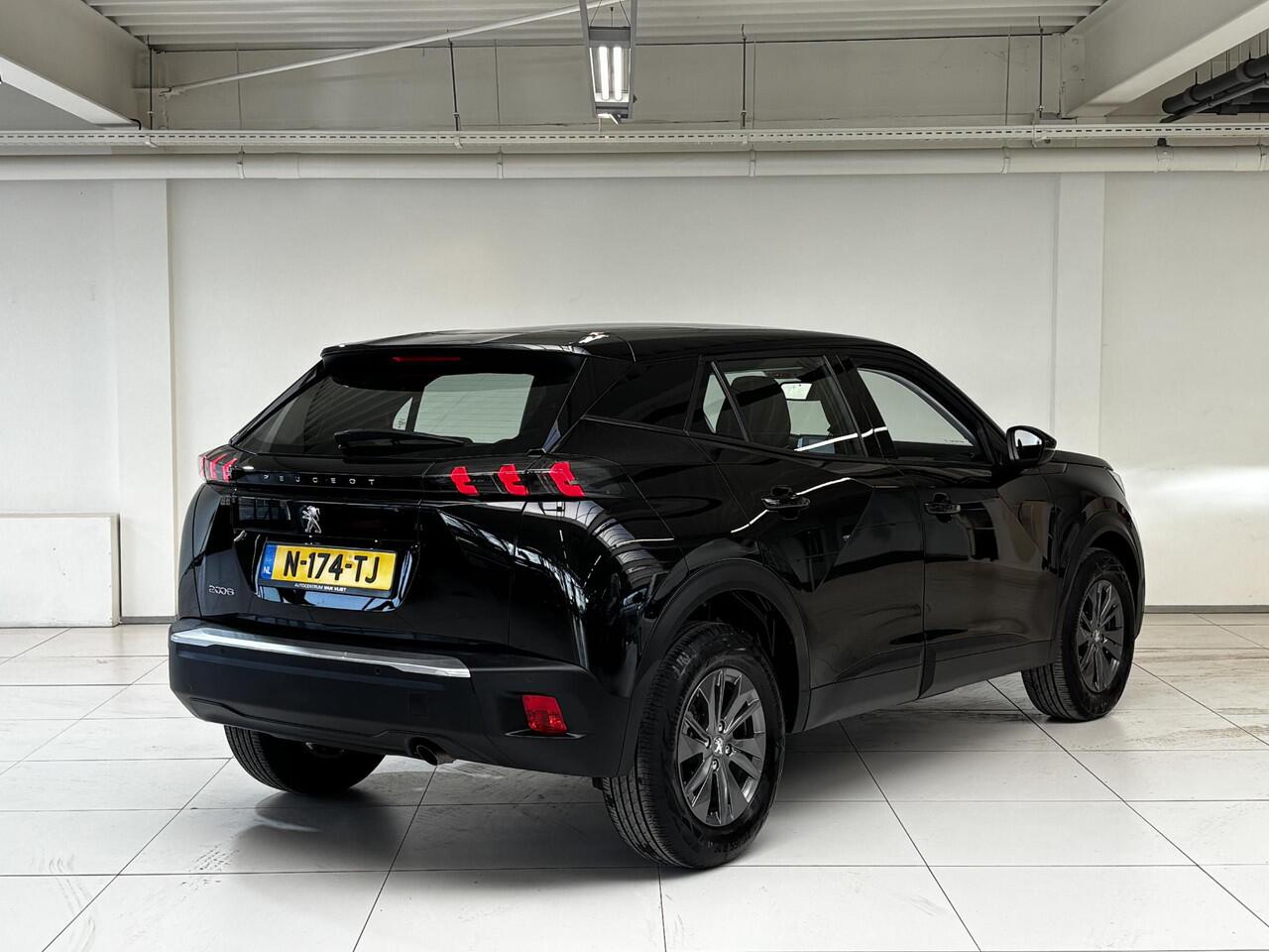 Peugeot 2008 1.2 PureTech Active Pack Navigatie | Android auto / Apple carplay | parkeersensoren achter | Cruise control