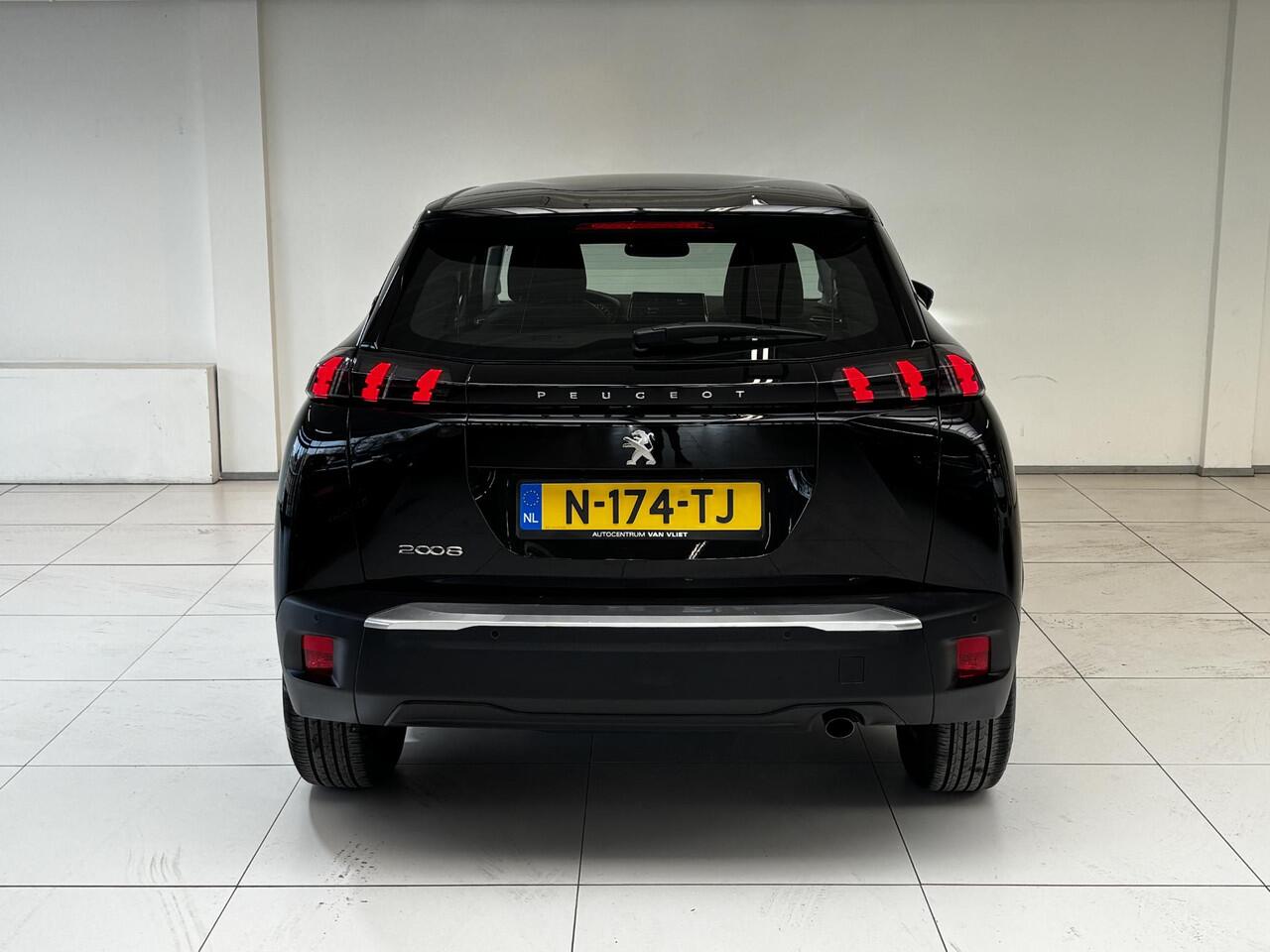 Peugeot 2008 1.2 PureTech Active Pack Navigatie | Android auto / Apple carplay | parkeersensoren achter | Cruise control