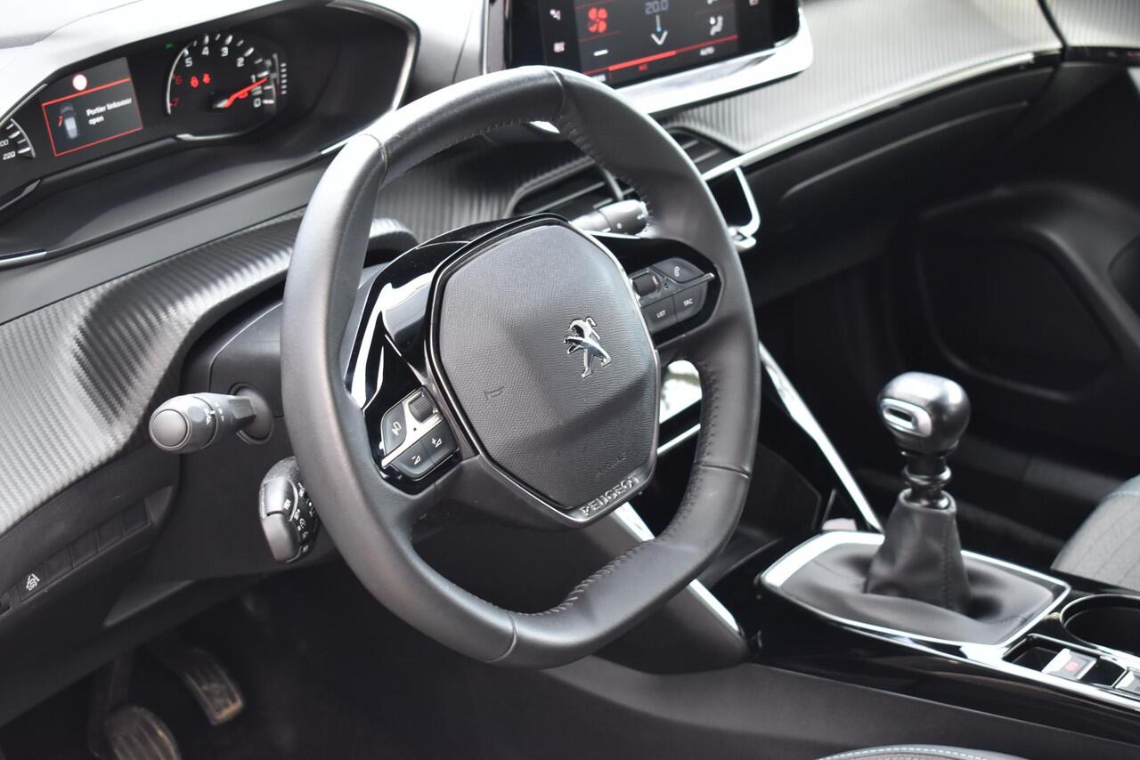 Peugeot 2008 1.2 PureTech Allure / navi / camera / led