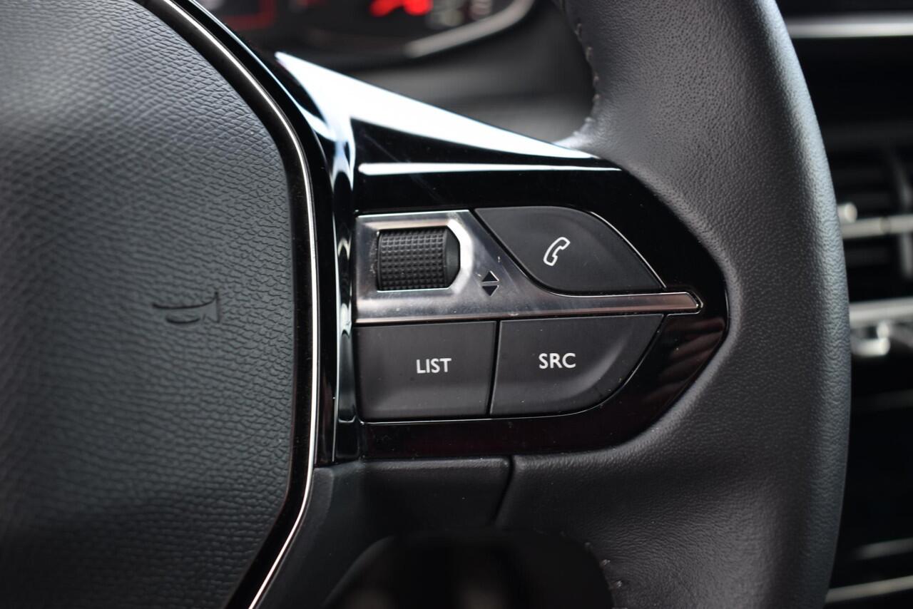 Peugeot 2008 1.2 PureTech Allure / navi / camera / led