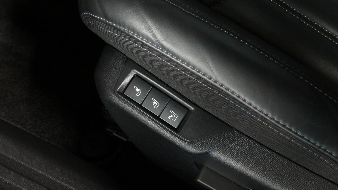 Peugeot 2008 1.2 PureTech GT | Pano dak | Leder | 1e eigenaar