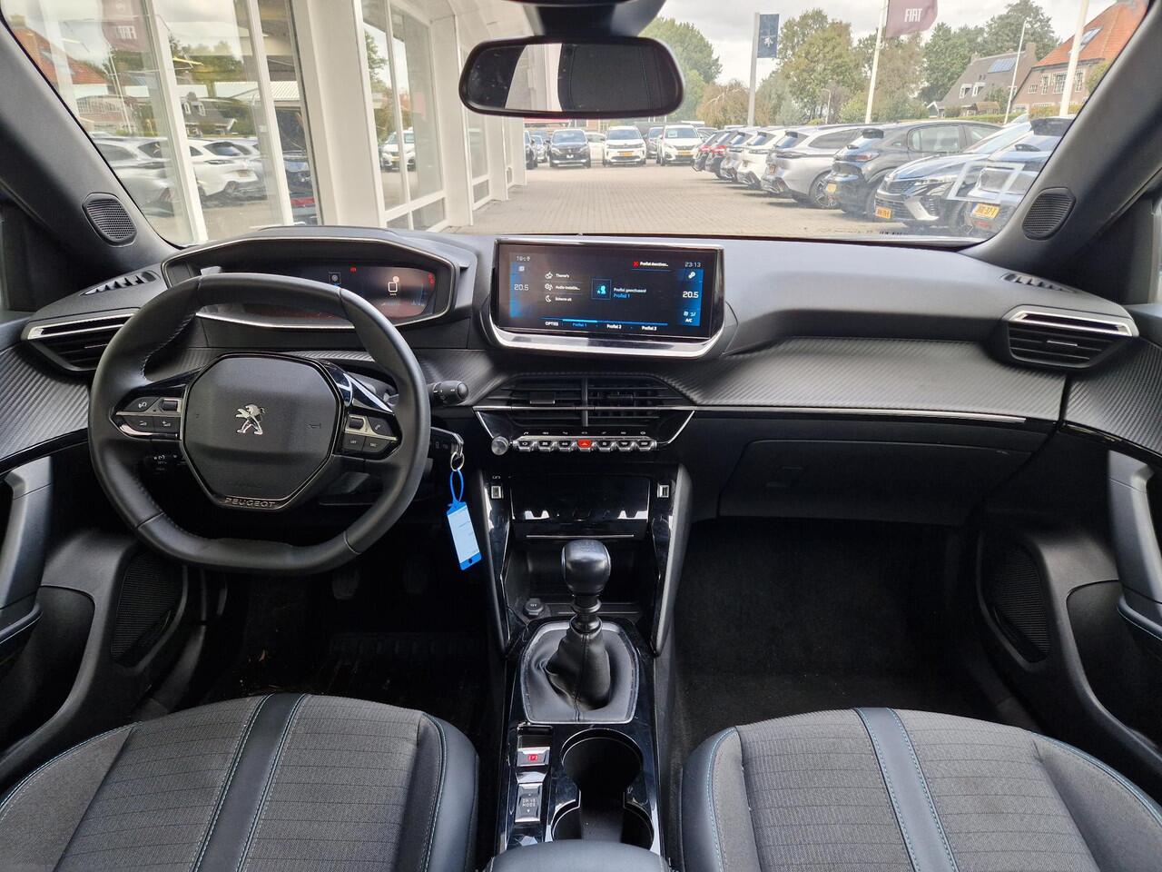 Peugeot 2008 1.2T 130pk Allure Pack | Climate & Cruise Control | Achteruit Rijd Camera | AppleCarplay/Android Auto |