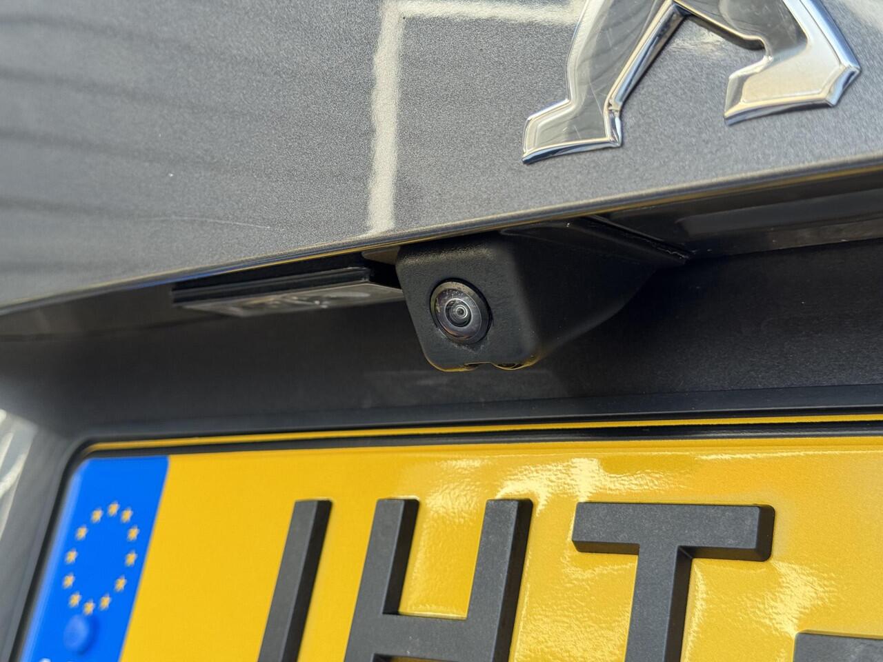 Peugeot 2008 Allure 1.2 PureTech 130PK Navigatie, Achteruitrijcamera, Keyless, Stoelverwarming, Climate Control, Cruise Control