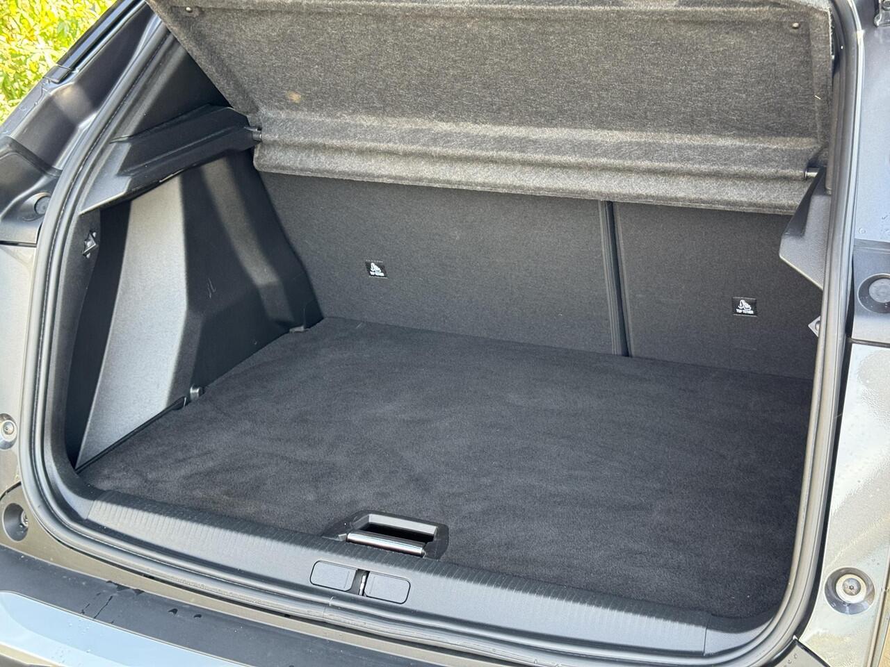 Peugeot 2008 Allure 1.2 PureTech 130PK Navigatie, Achteruitrijcamera, Keyless, Stoelverwarming, Climate Control, Cruise Control