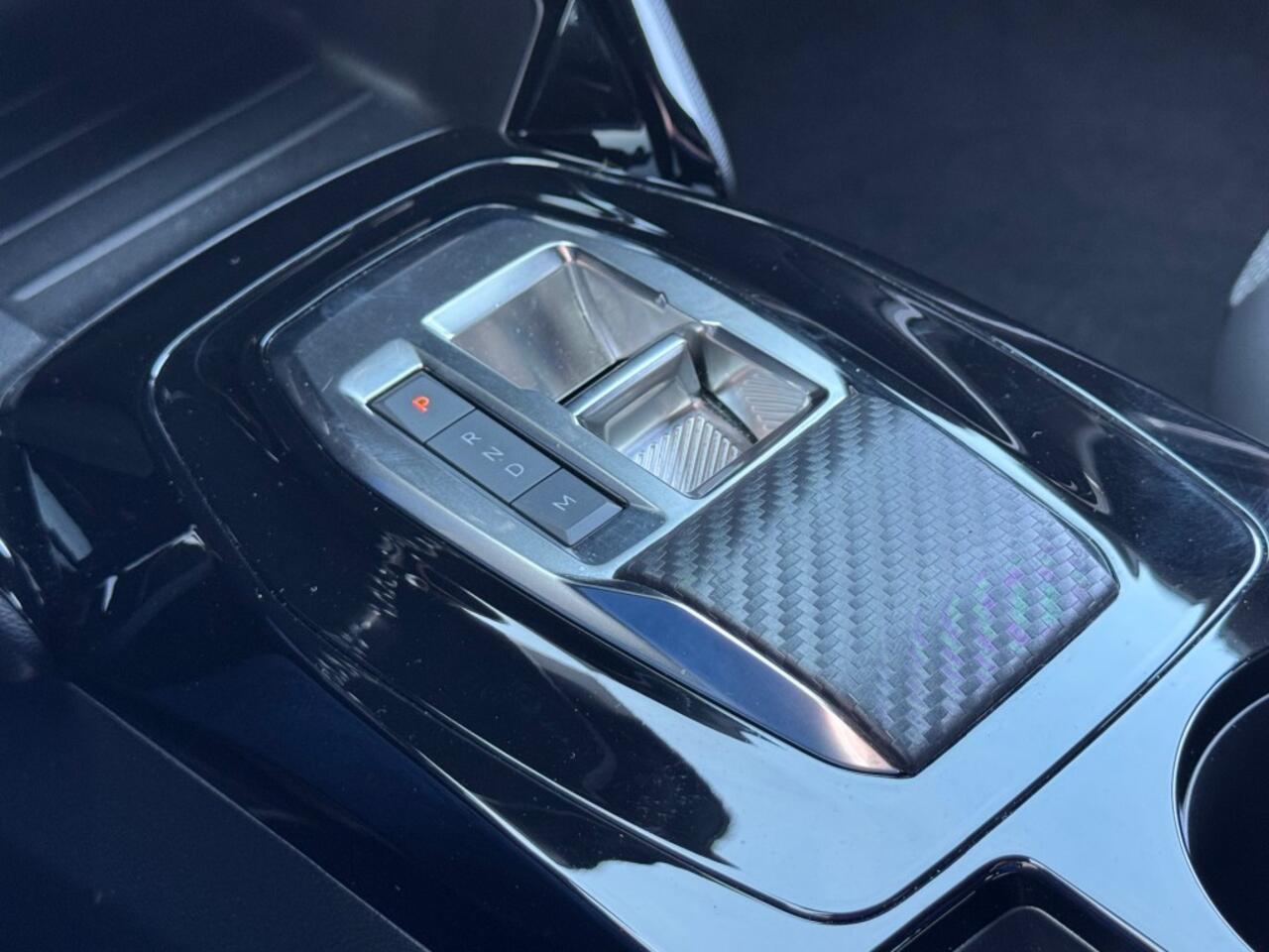 Peugeot 2008 1.2 PURETECH AUT. FACELIFT NARDO-GREY NAVI CAMERA CARPLAY AIRCO LMV PDC