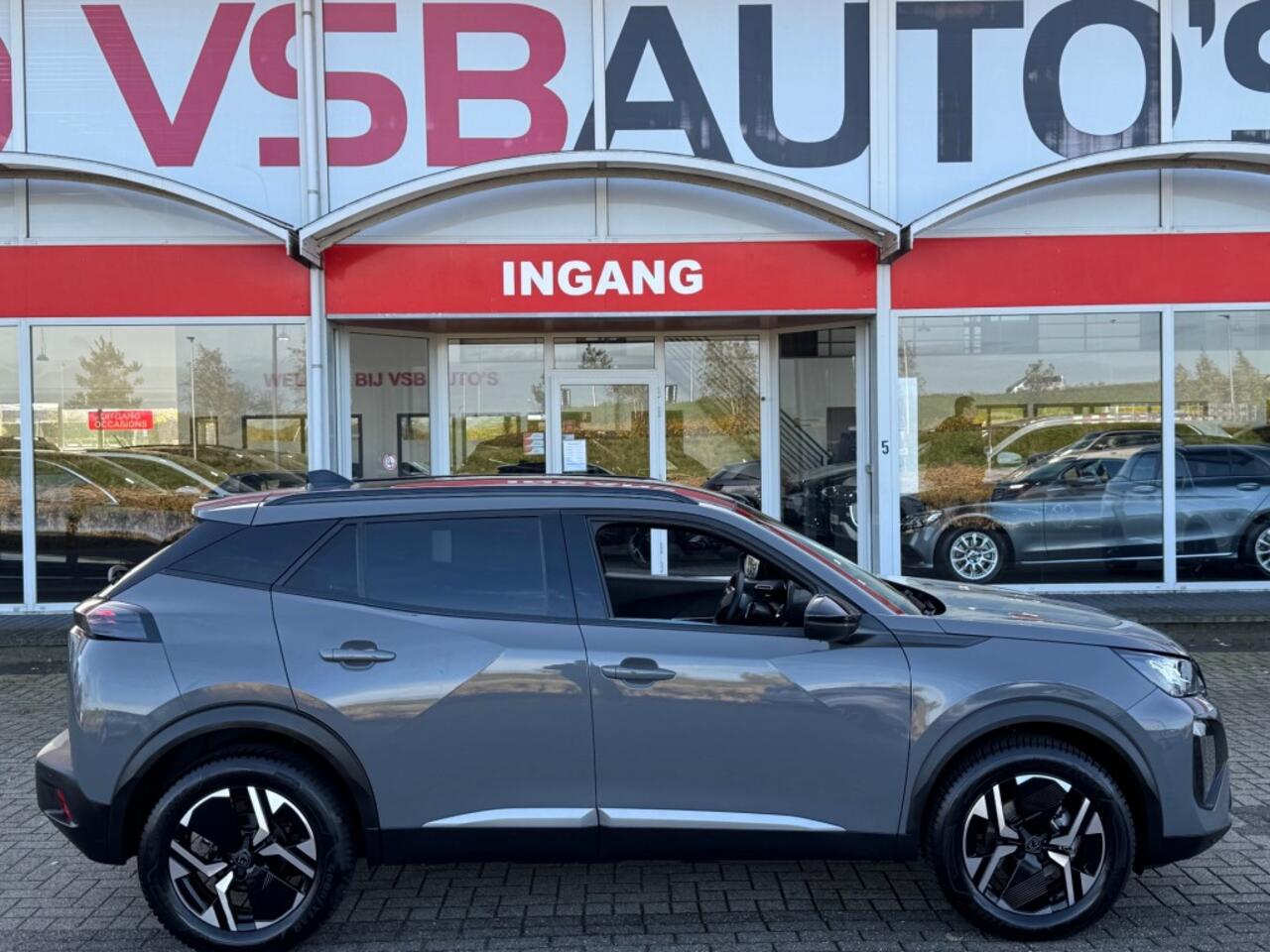 Peugeot 2008 1.2 PURETECH AUT. FACELIFT NARDO-GREY NAVI CAMERA CARPLAY AIRCO LMV PDC