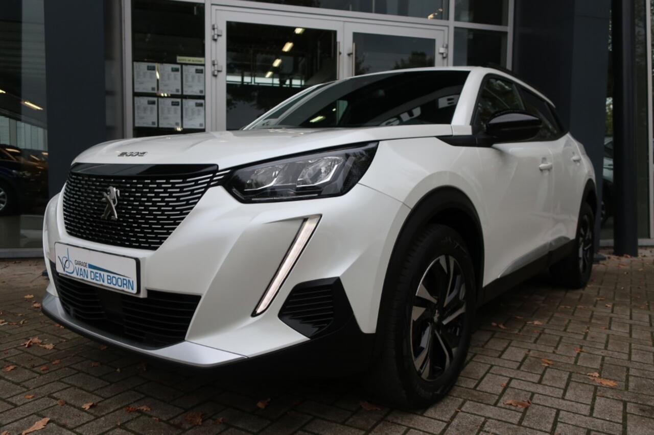 Peugeot 2008 1.2 PURETECH 100, Apple Carplay/ Android Auto, Navi, Clima, LED, etc.