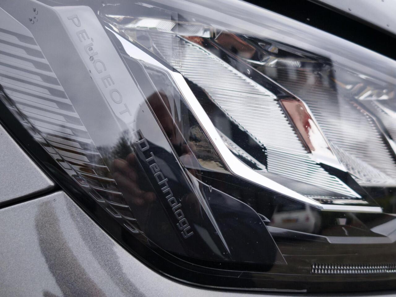 Peugeot 2008 1.2 PureTech Active Pack Aut. Airco | Apple CarPlay/Android Auto | LM Velgen