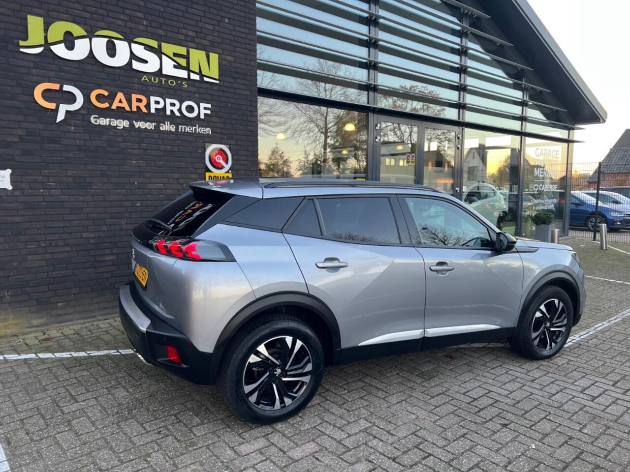 Peugeot 2008 1.2 PURETECH ALLURE