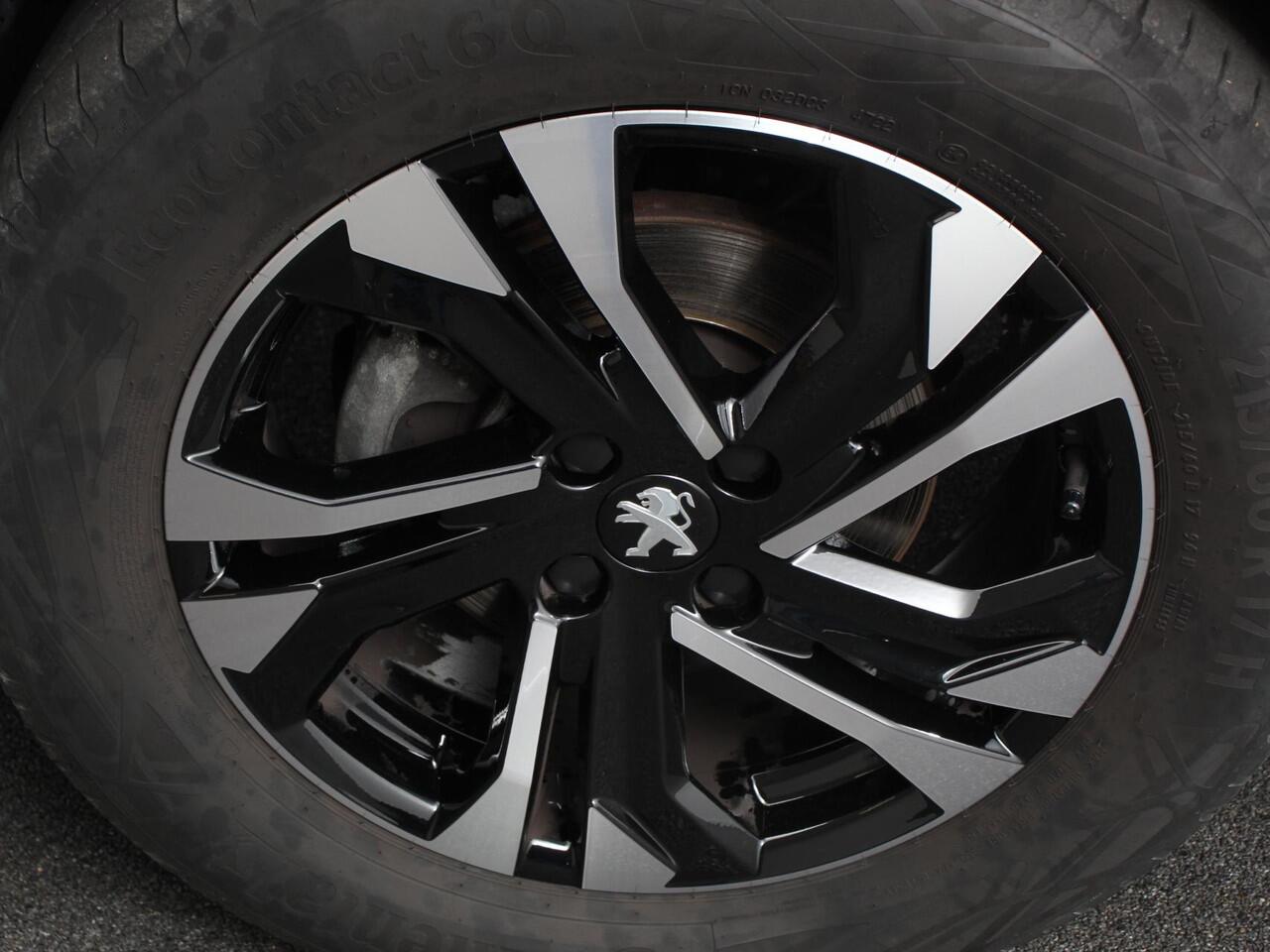 Peugeot 2008 1.2 PureTech 130 GT Cimate control Cruise control LED Achteruitrij camera Navigatie Parkeersensor achter Lichtmetalen velgen Led Dab