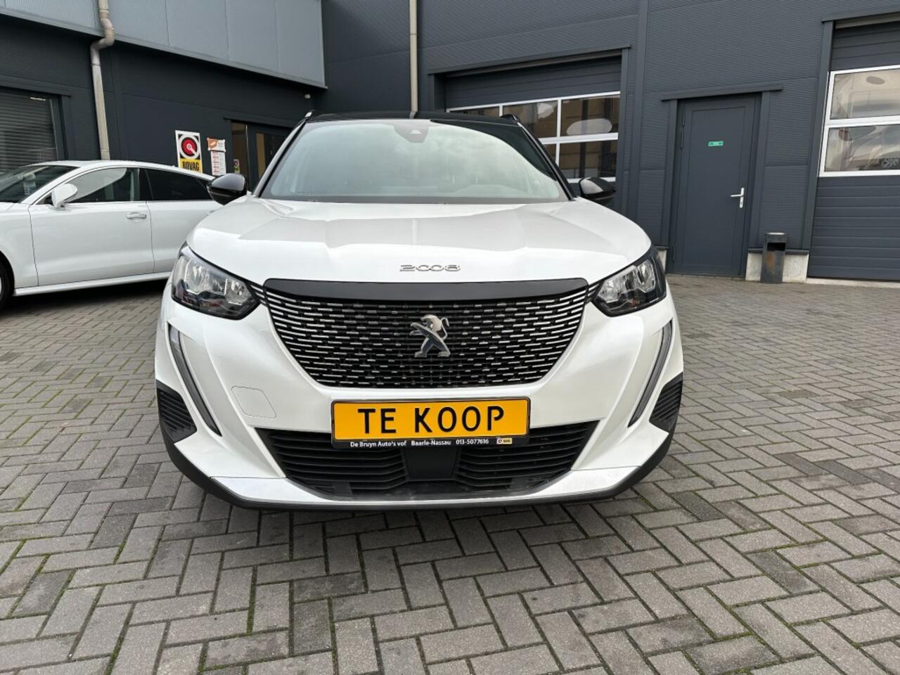 Peugeot 2008 1.2 PureTech Allure Aut. Navi. Camera