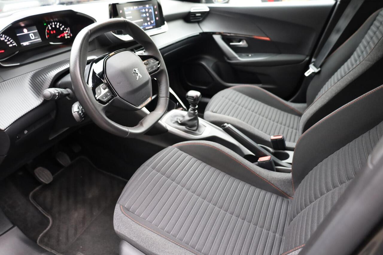 Peugeot 2008 1.2 PureTech Active Pack CAMERA STOELVERW. CARPLAY LMV PDC CRUISE DAB DEALER-ONDERHOUDEN ENZ!