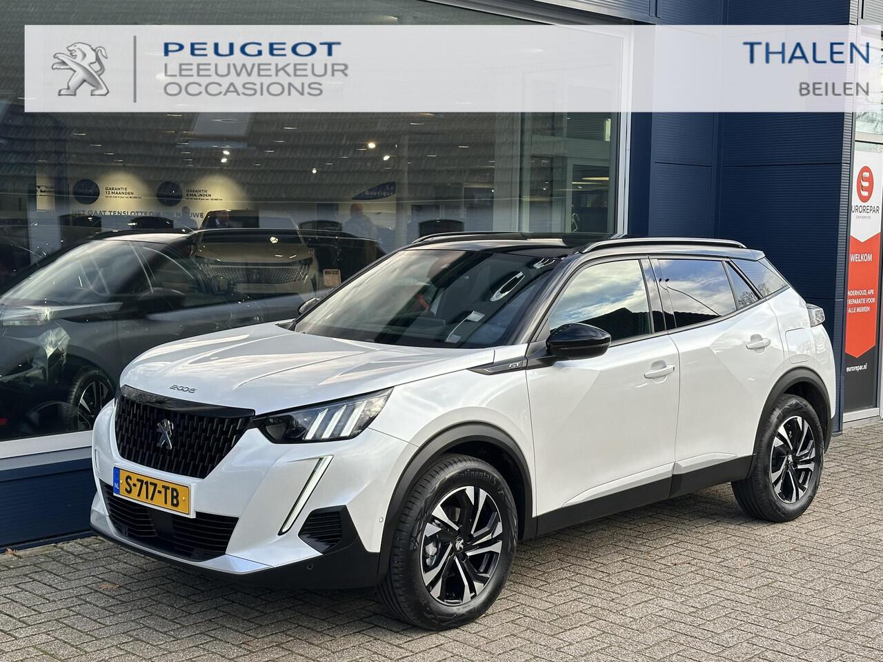 Peugeot 2008 1.2 Turbo GT 130 PK Automaat | 1e eigenaar | Stoelverwarming | Full Map Navigatie | Apple Carplay | Trekhaak | Full Led Koplampen | Keyless Entry | Parkeersensoren Rondom | Parelmoer Wit Metallic.