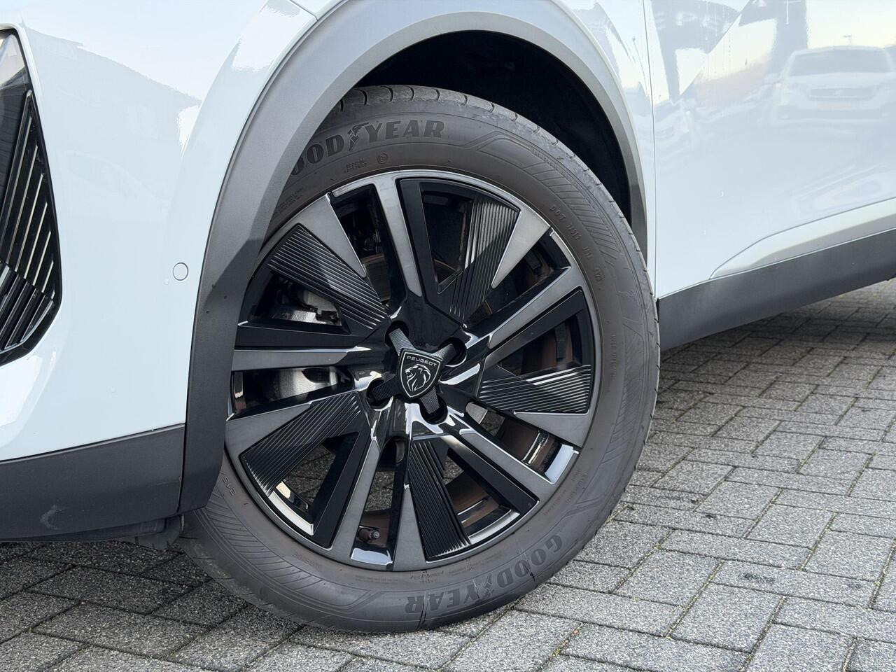 Peugeot 2008 GT 1.2 PureTech 130PK EAT8 Automaat Navigatie, Rondomzichtcamera, Keyless, Parkeersensoren, Apple Carplay, Android Auto