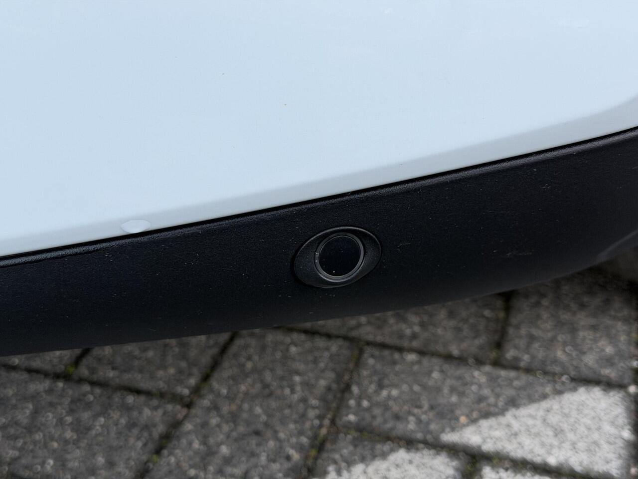 Peugeot 2008 GT 1.2 PureTech 130PK EAT8 Automaat Navigatie, Rondomzichtcamera, Keyless, Parkeersensoren, Apple Carplay, Android Auto