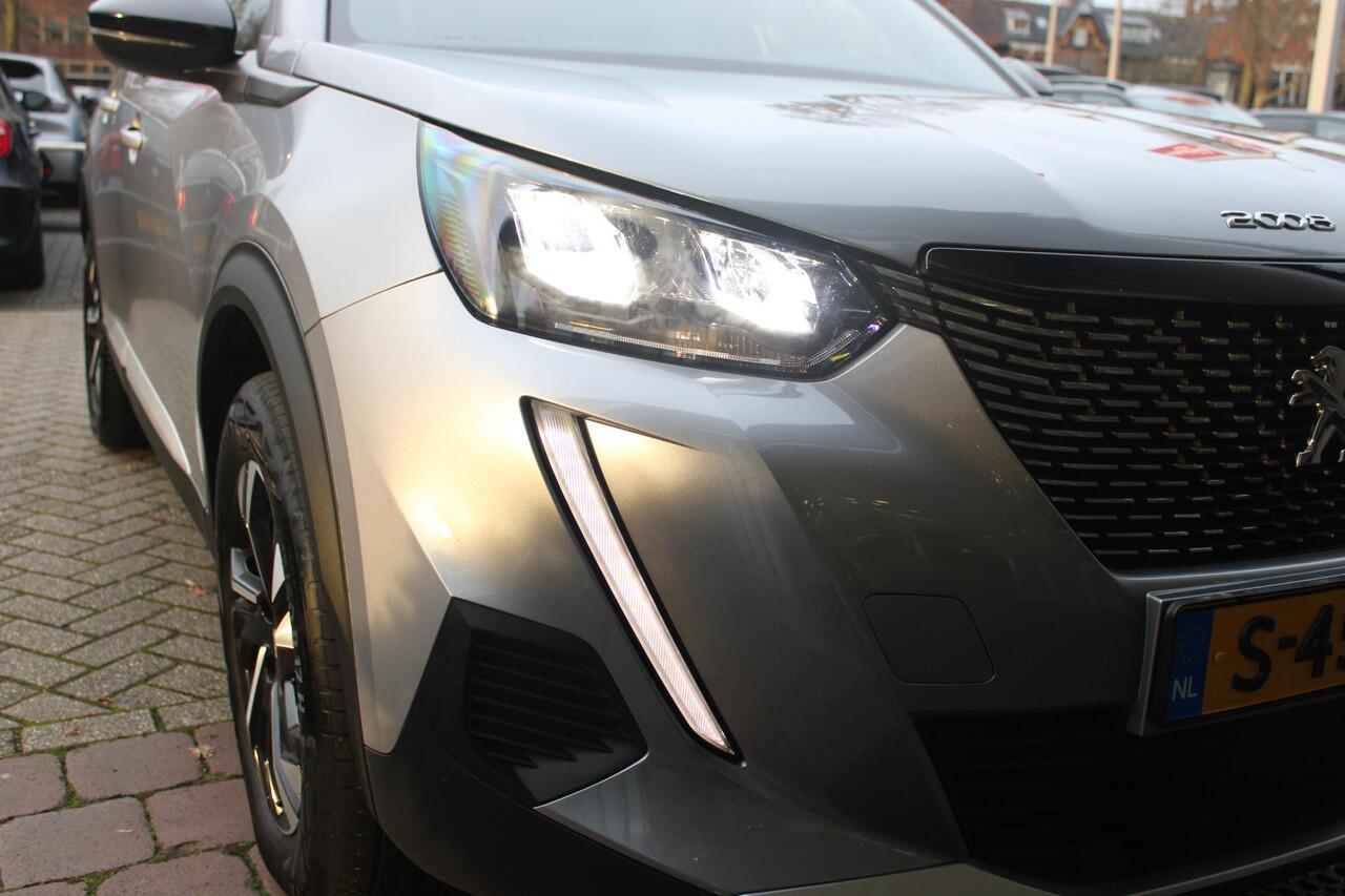 Peugeot 2008 1.2 100PK ALLURE PACK | NAVIGATIE | ACHTERUITRIJ CAMERA | APPLE CARPLAY/ANDROID AUTO | LICHTMETALEN VELGEN 17" | CRUISE CONTROL | LED KOPLAMPEN | DAB+ RADIO | CLIMATE CONTROL |
