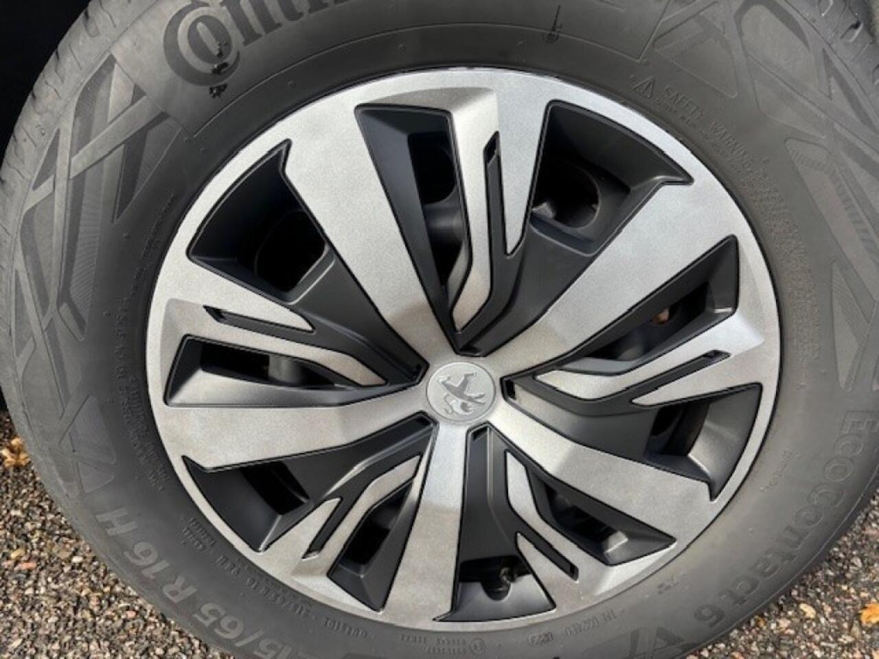 Peugeot 2008 1.2 100 pk Active Pack, Clima, Carplay, DAB, Cruise