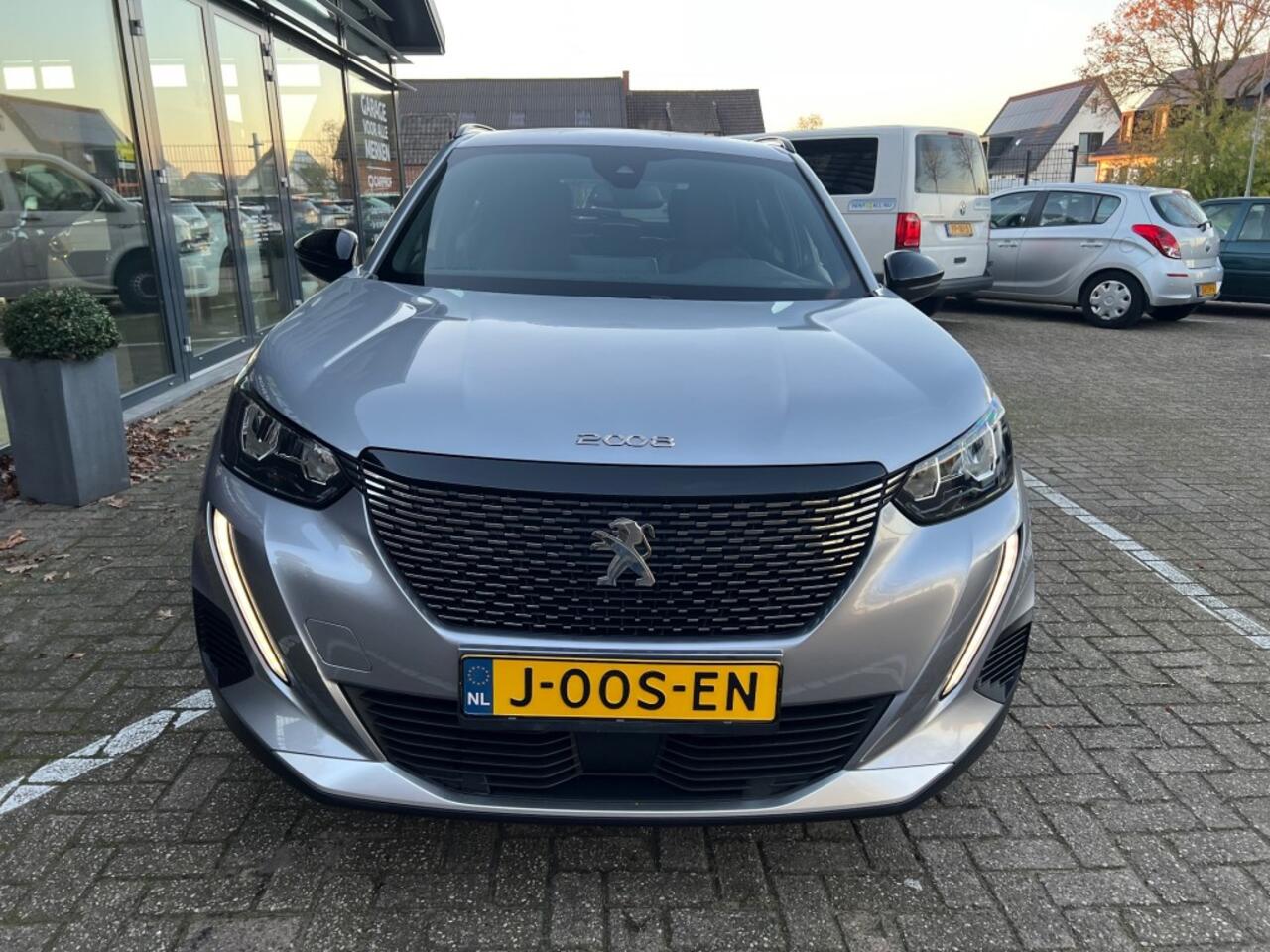 Peugeot 2008 1.2 PURETECH ALLURE