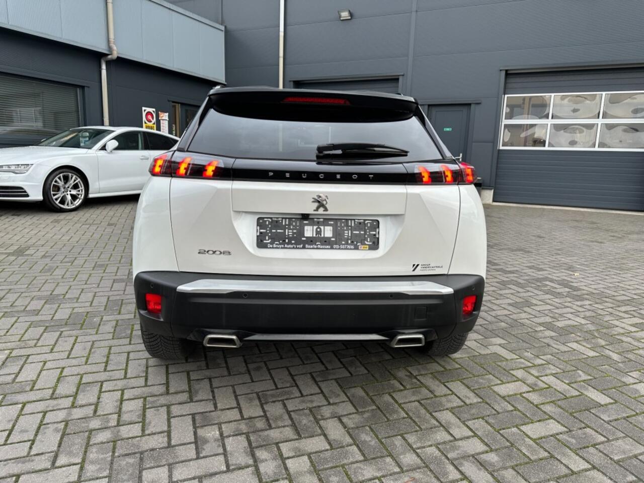 Peugeot 2008 1.2 PureTech Allure Aut. Navi. Camera