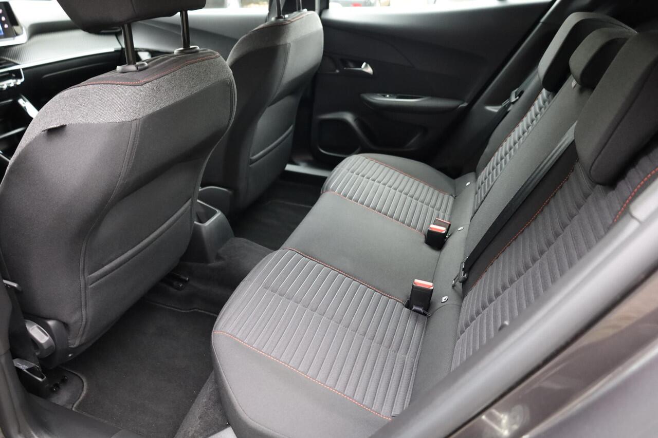 Peugeot 2008 1.2 PureTech Active Pack CAMERA STOELVERW. CARPLAY LMV PDC CRUISE DAB DEALER-ONDERHOUDEN ENZ!