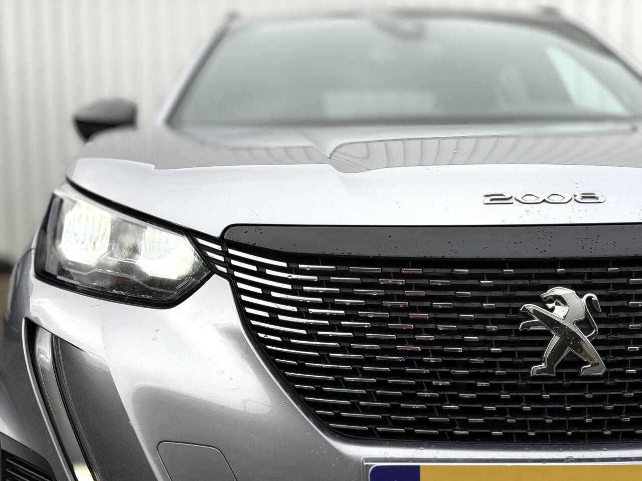 Peugeot 2008 1.2 PureTech Allure LED CAM LANE CARPLAY