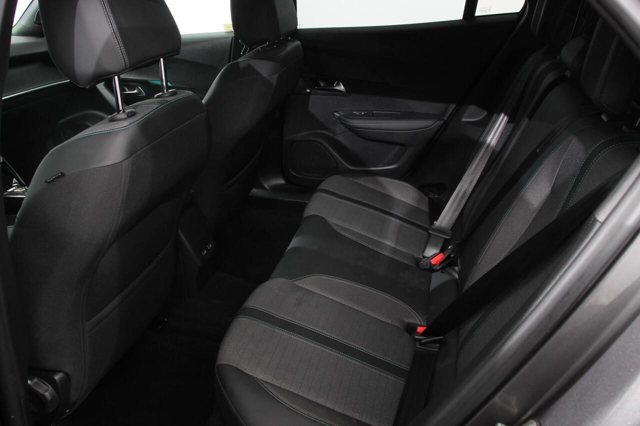 Peugeot 2008 1.2 PureTech 130pk Automaat Allure Navigatie Climate Control Lichtmetalen Velgen Parkeersensoren Cruise Control