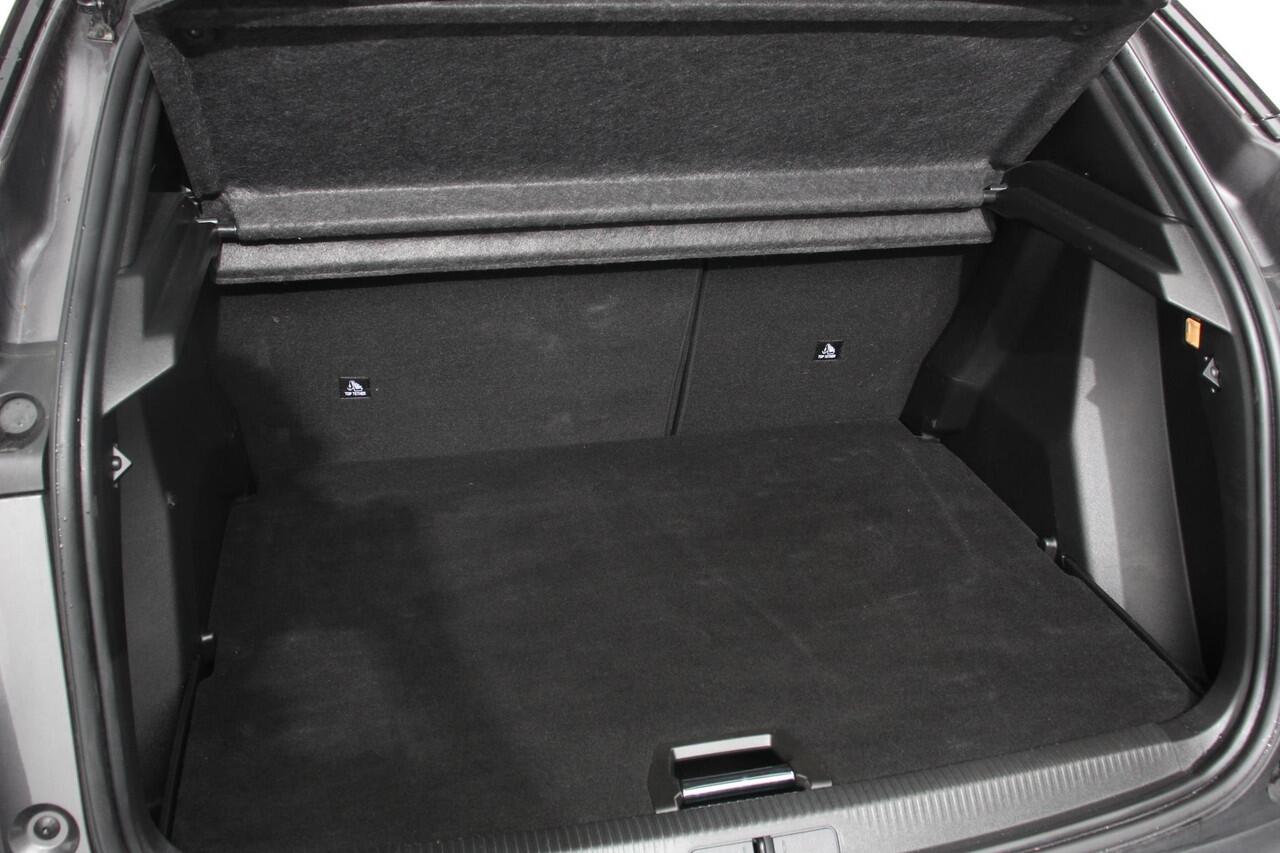 Peugeot 2008 1.2 PureTech 130pk Automaat Allure Navigatie Climate Control Lichtmetalen Velgen Parkeersensoren Cruise Control