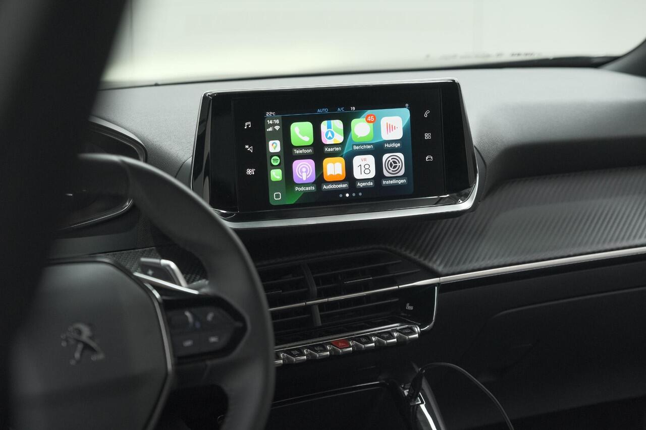 Peugeot 2008 PureTech 130 EAT8 Active Pack | Parkeersensoren | Apple CarPlay | Climate Control | Stoelverwarming