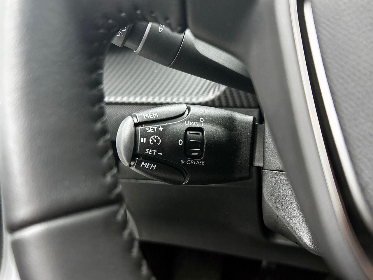 Peugeot 2008 1.2 100 NW MODEL | NAVI & CARPLAY | CAMERA