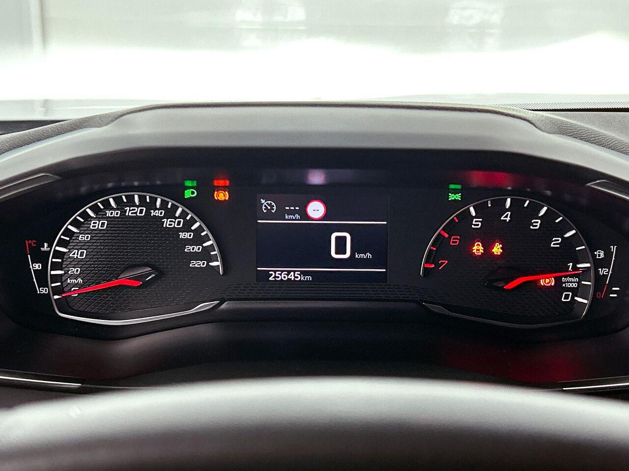 Peugeot 2008 1.2 100 NW MODEL | NAVI & CARPLAY | CAMERA