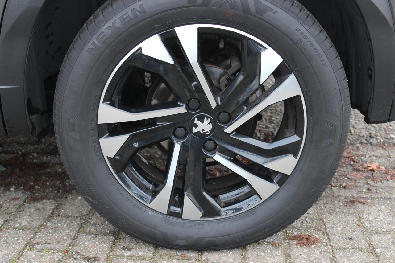 Peugeot 2008 1.2 PureTech Allure Pack, Navigatie!