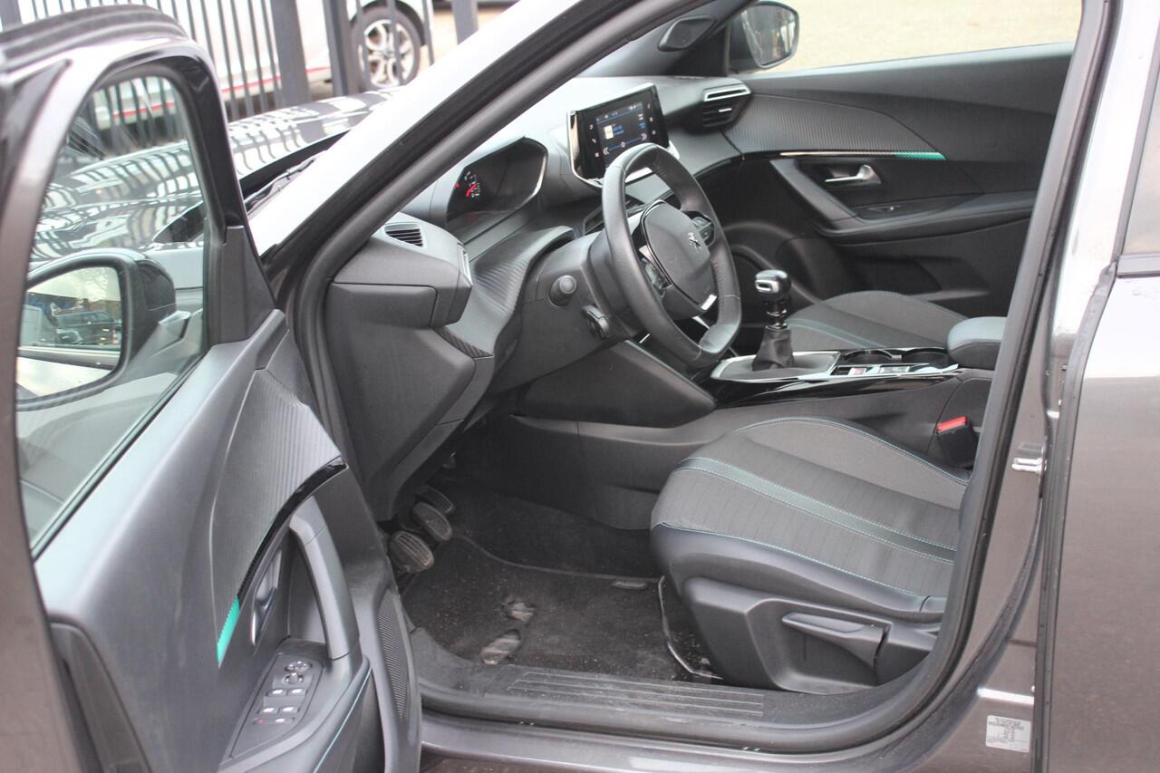Peugeot 2008 1.2 PureTech Allure Pack, Navigatie!